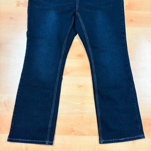 NWT BloomChic Dark Wash Denim Bootcut Jeans Womens Size 16 - Picture 4 of 7